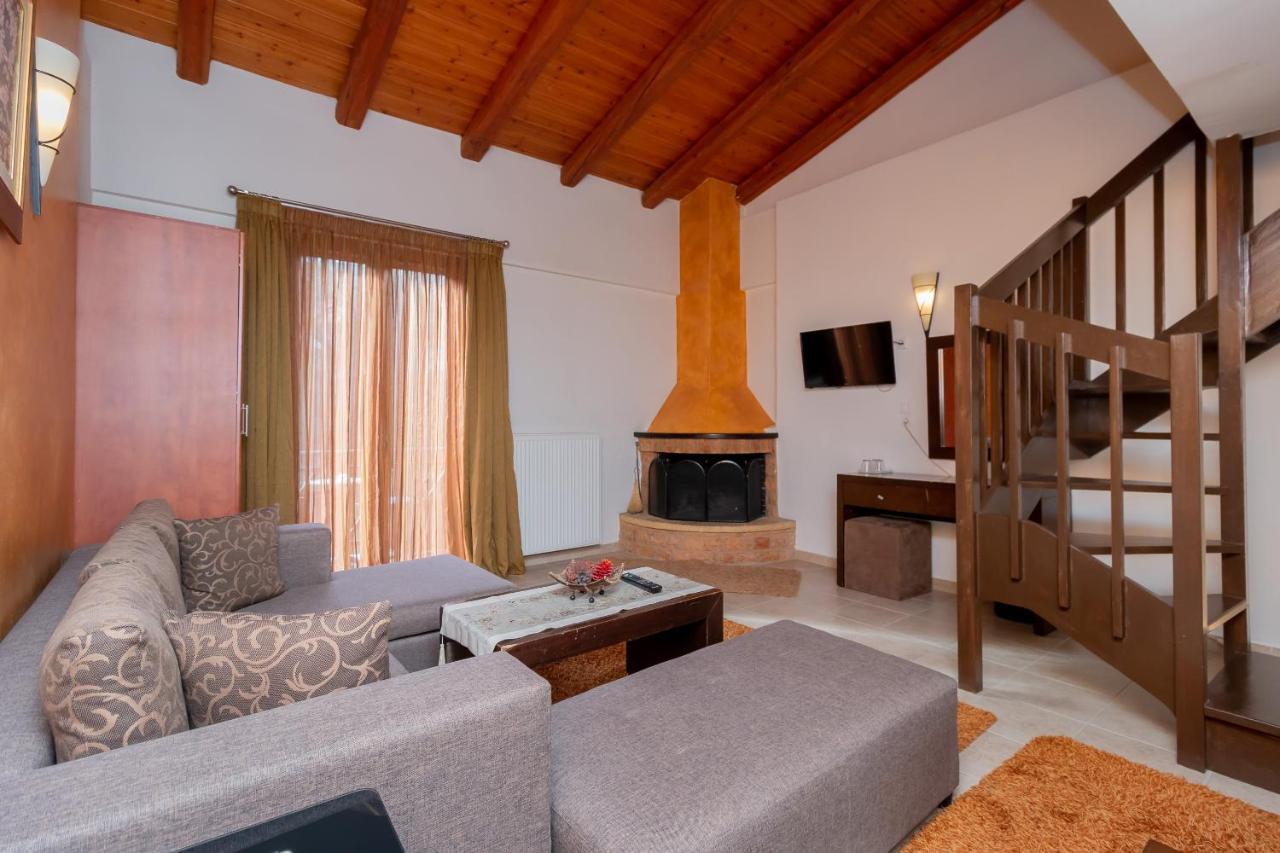 Ahilion Hotel Kalavryta Bagian luar foto
