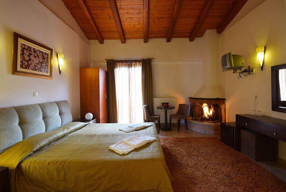 Ahilion Hotel Kalavryta Bagian luar foto