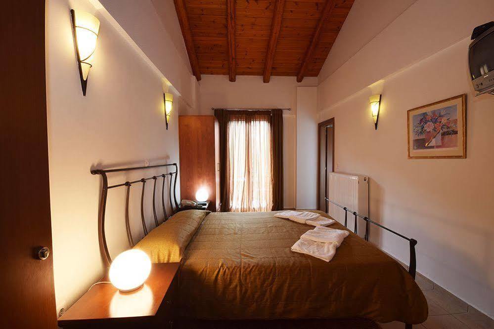 Ahilion Hotel Kalavryta Bagian luar foto